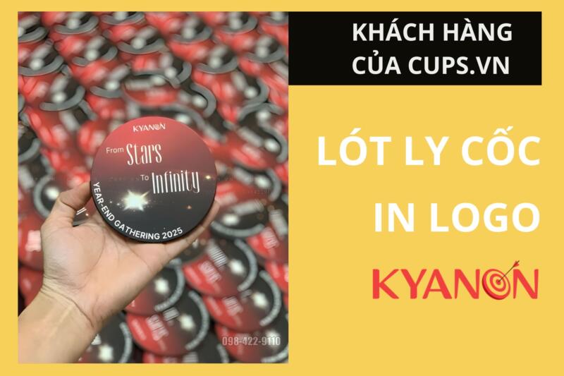 Đế lót ly in logo là lựa chọn quà tặng cuối năm nhỏ gọn nhưng mang lại hiệu quả lớn trong việc xây dựng hình ảnh thương hiệu. Với thiết kế tiện dụng, khả năng thấm hút tốt và bề mặt in sắc nét, sản phẩm phù hợp sử dụng tại văn phòng, gia đình hoặc quán cà phê. Khi được in logo doanh nghiệp, đế lót ly trở thành công cụ quảng bá tinh tế, giúp khách hàng luôn nhớ đến thương hiệu. Vinacup cung cấp lót ly chất lượng cao, in ấn theo yêu cầu với số lượng linh hoạt và giá xưởng cạnh tranh.